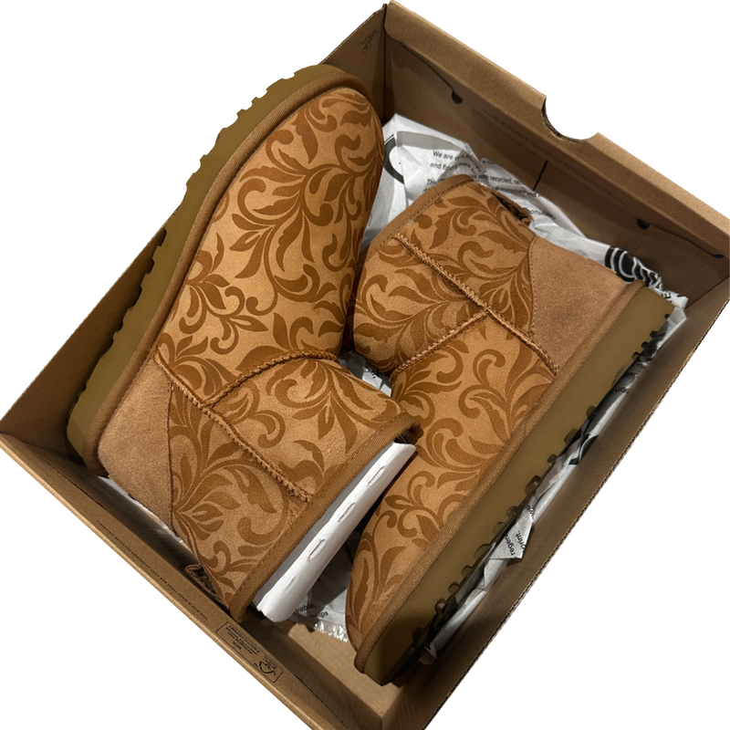 LATYA UGGs image 0